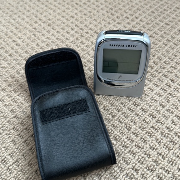 Sharper image alarm clock - Picture 3 of 3